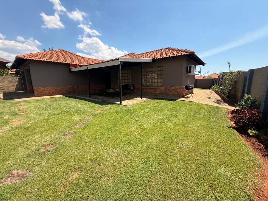 3 Bedroom Property for Sale in Waterkloof East North West